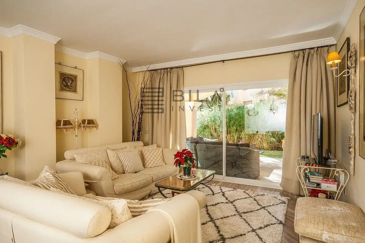 Sala d'estar de Pis en venda en Marbella
