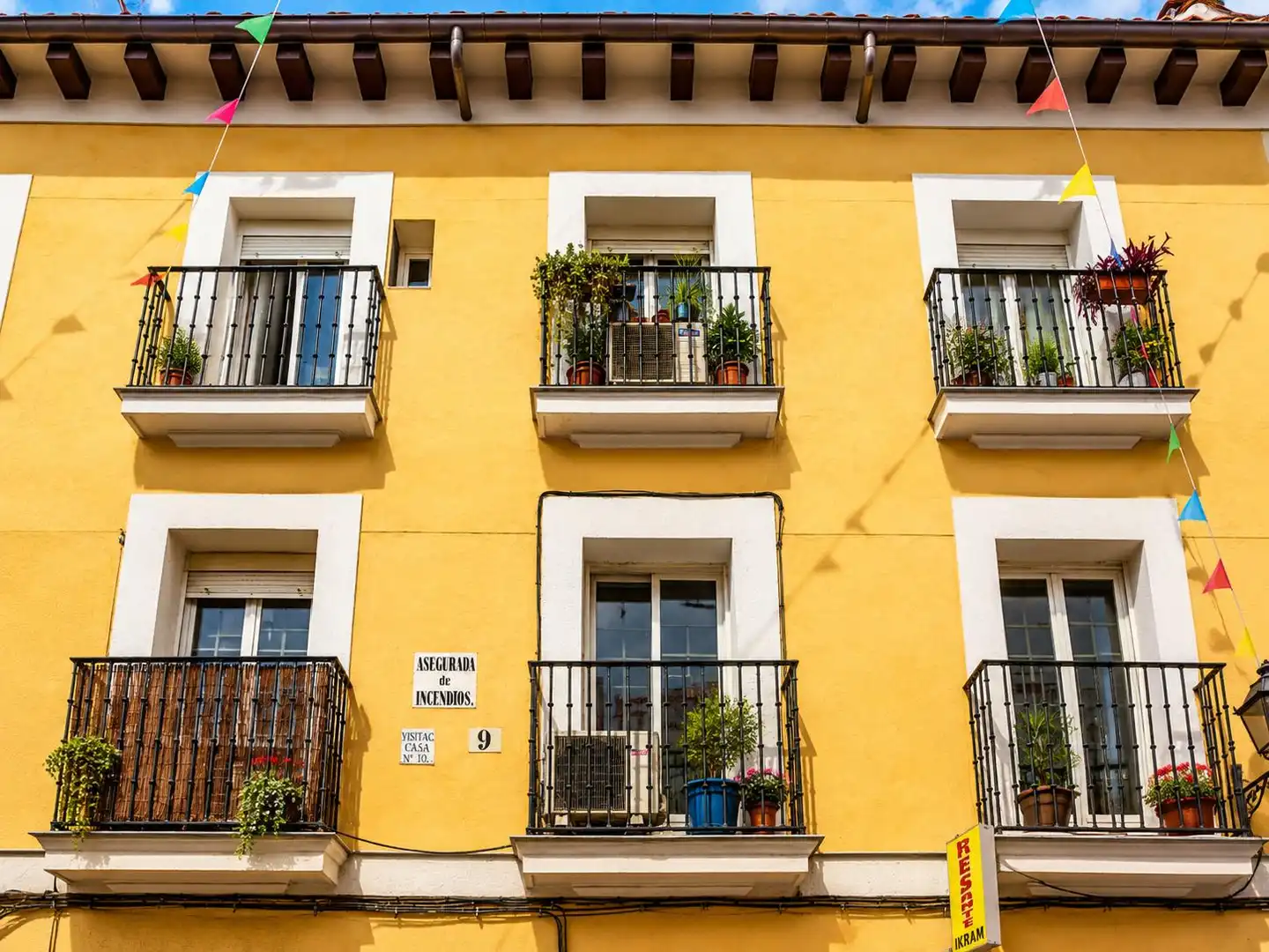Vista exterior de Piso en venta en Madrid con Amueblado, Lavadora y Microondas