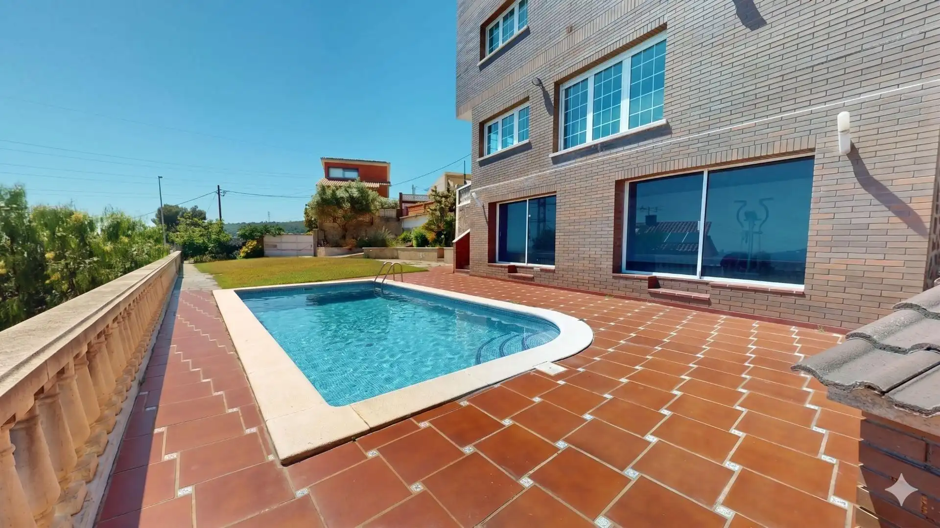 Piscina de Casa o xalet en venda en Sant Boi de Llobregat amb Aire condicionat, Calefacció i Jardí privat