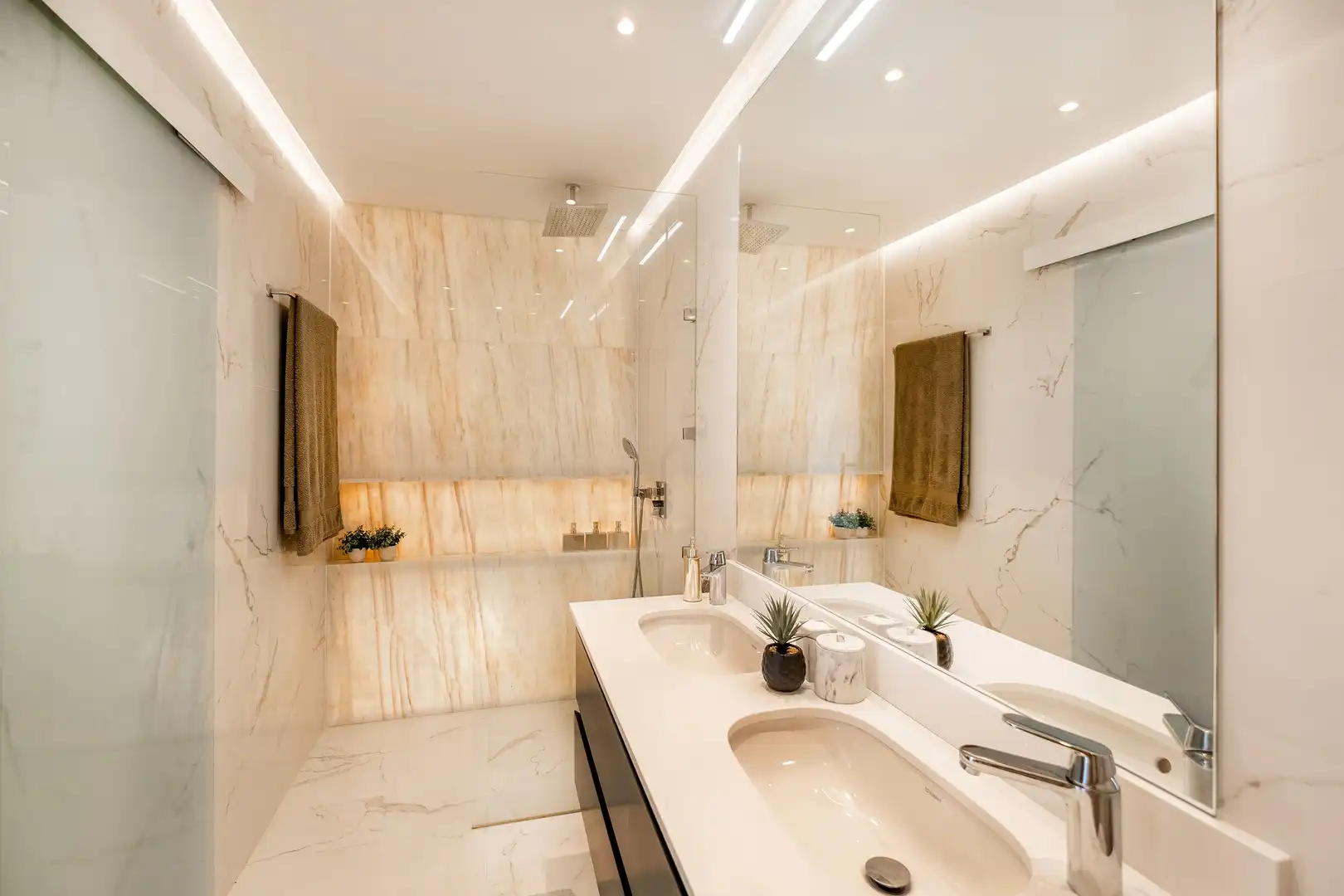 Baño de Apartamento en venta en Marbella