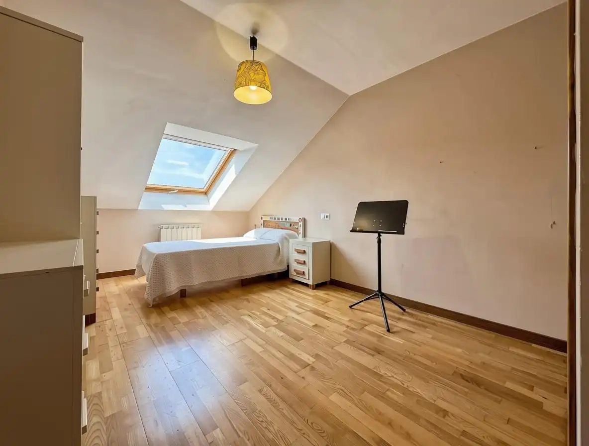 Bedroom of Attic for sale in Poio  with Heating and Balcony