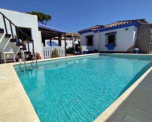 Piscina de Casa o xalet en venda en Chiclana de la Frontera amb Aire condicionat, Calefacció i Jardí privat