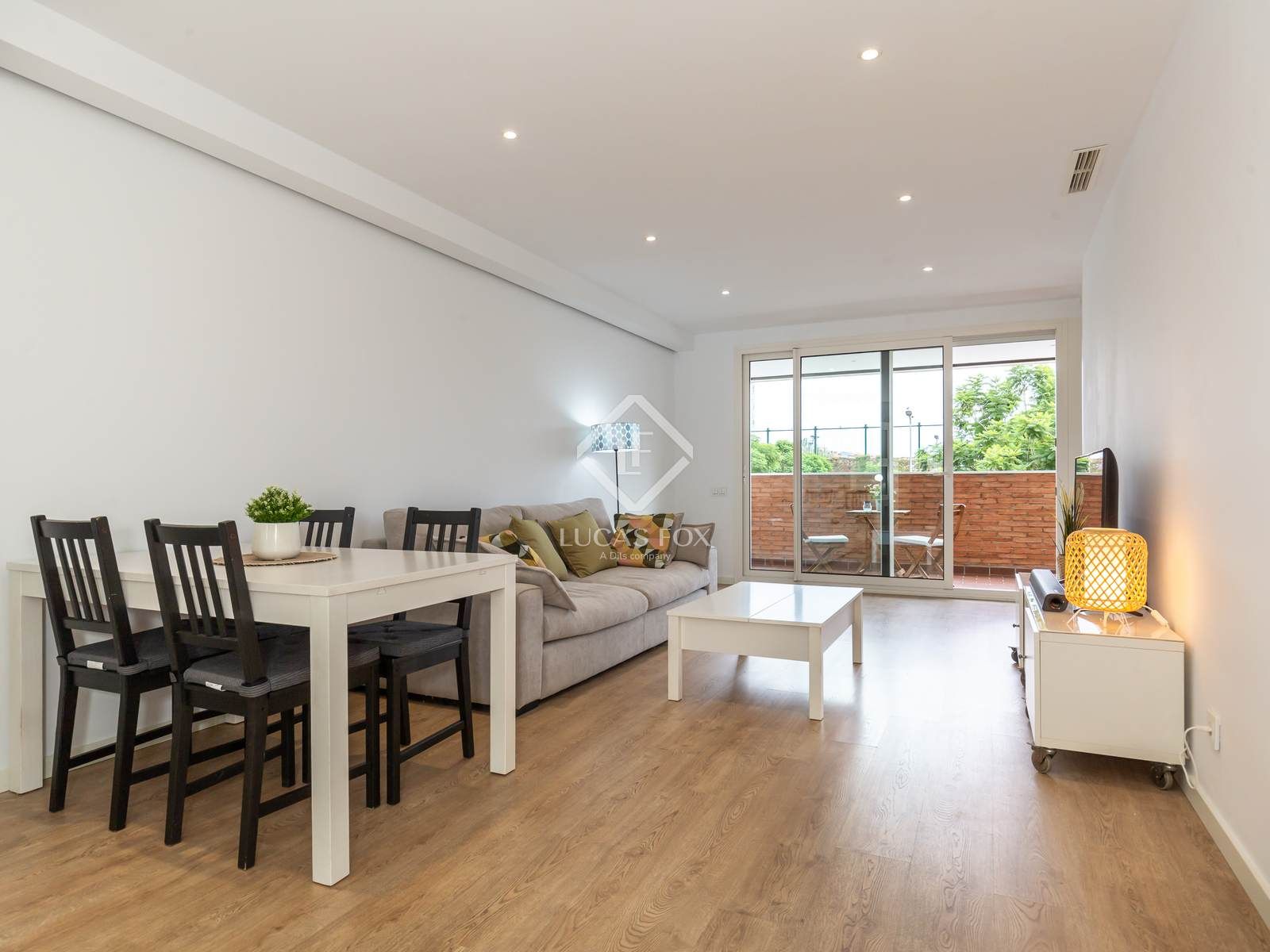 Sala de estar de Piso en venta en Sant Feliu de Llobregat con Aire acondicionado, Calefacción y Parquet