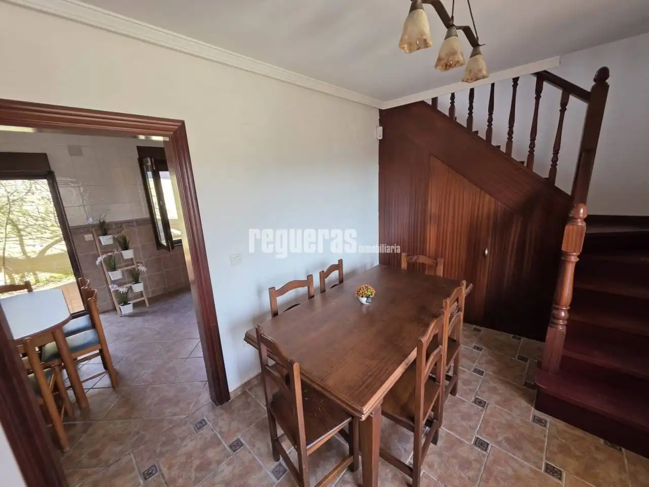 Comedor de Casa o chalet en venta en Avilés con Calefacción, Jardín privado y Amueblado
