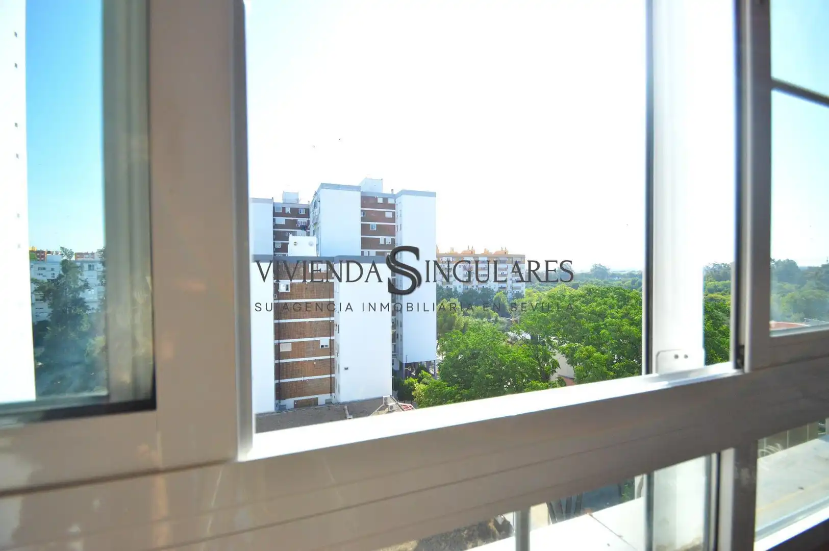 Vista exterior de Pis en venda en Sevilla amb Aire condicionat i Calefacció