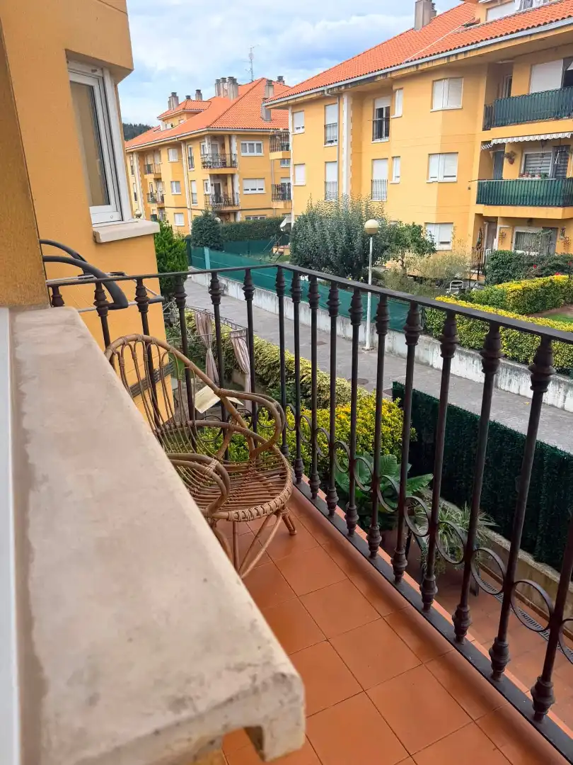 Wohnung zur Miete in Calle la Garoja, Cartes