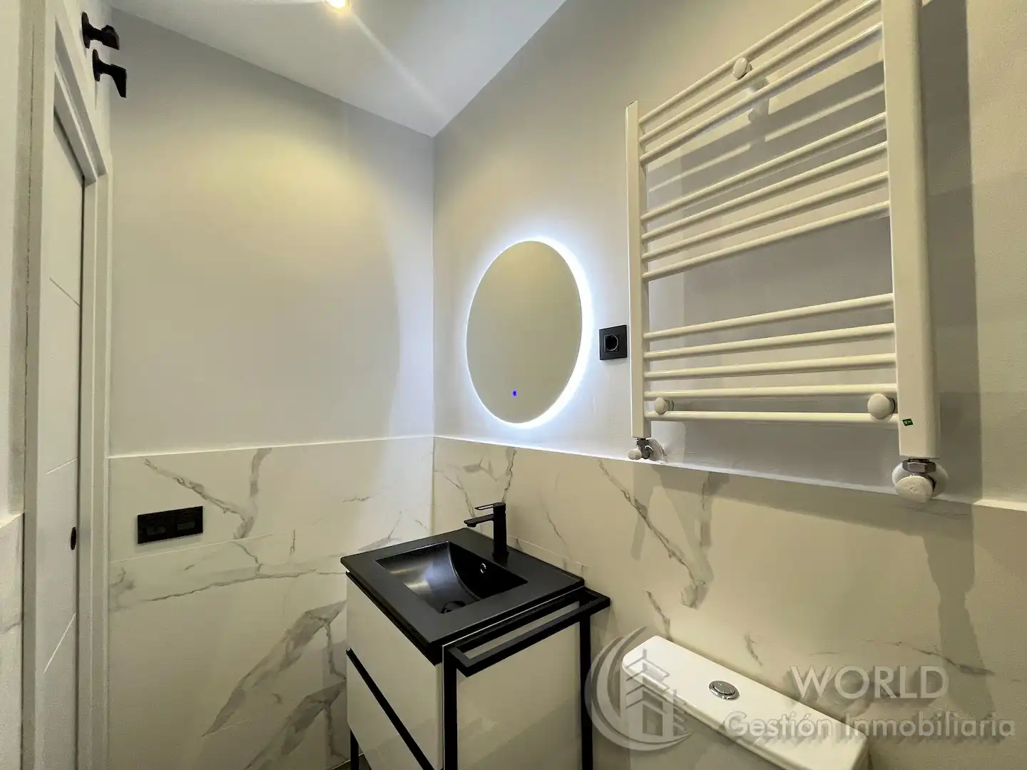 Badezimmer von Wohnung zum Verkauf in Madrid mit Klimaanlage, Heizung und Möbliert