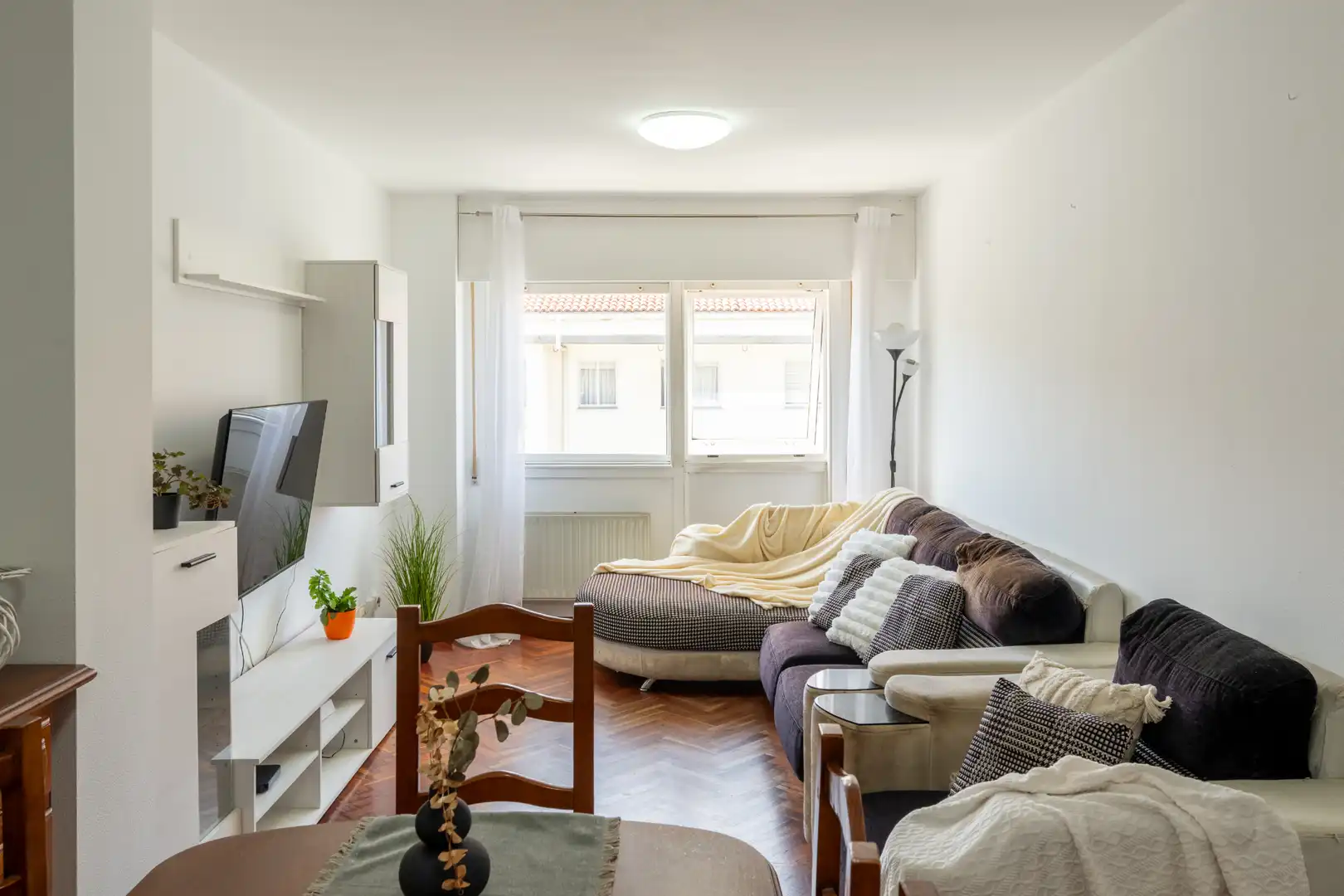 Sala de estar de Piso en venta en Culleredo con Calefacción, Parquet y Trastero