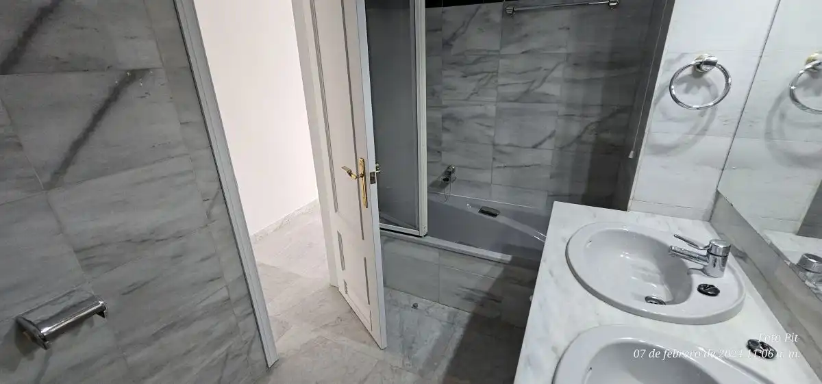 Piso de alquiler en camilo jose cela, La Buhaira