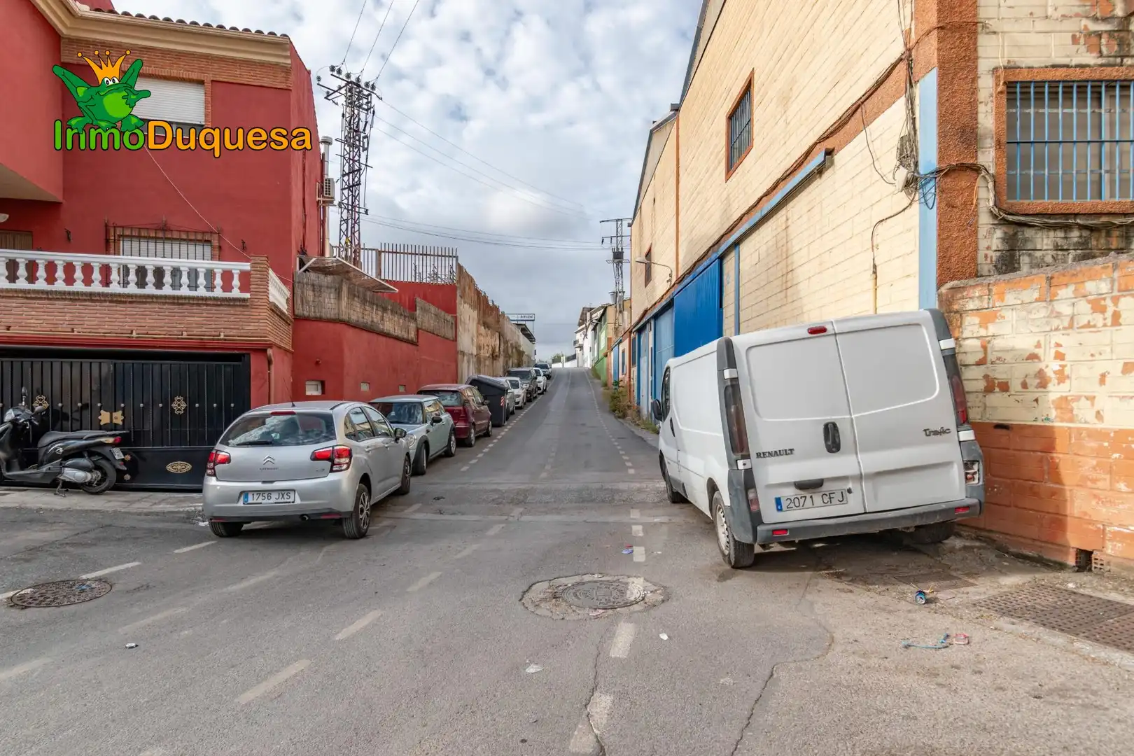 Parking of Industrial buildings for sale in Jun