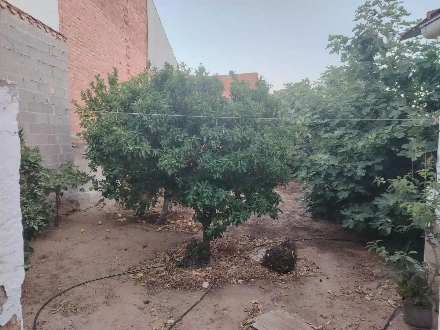 Casa adosada en venda en Torremejía amb Aire condicionat i Jardí privat