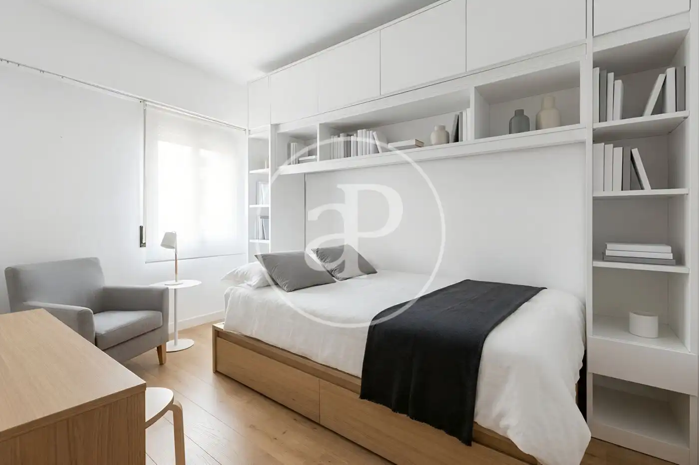 Bedroom of Flat for sale in Madrid  with Heating, Terrace and Storage room