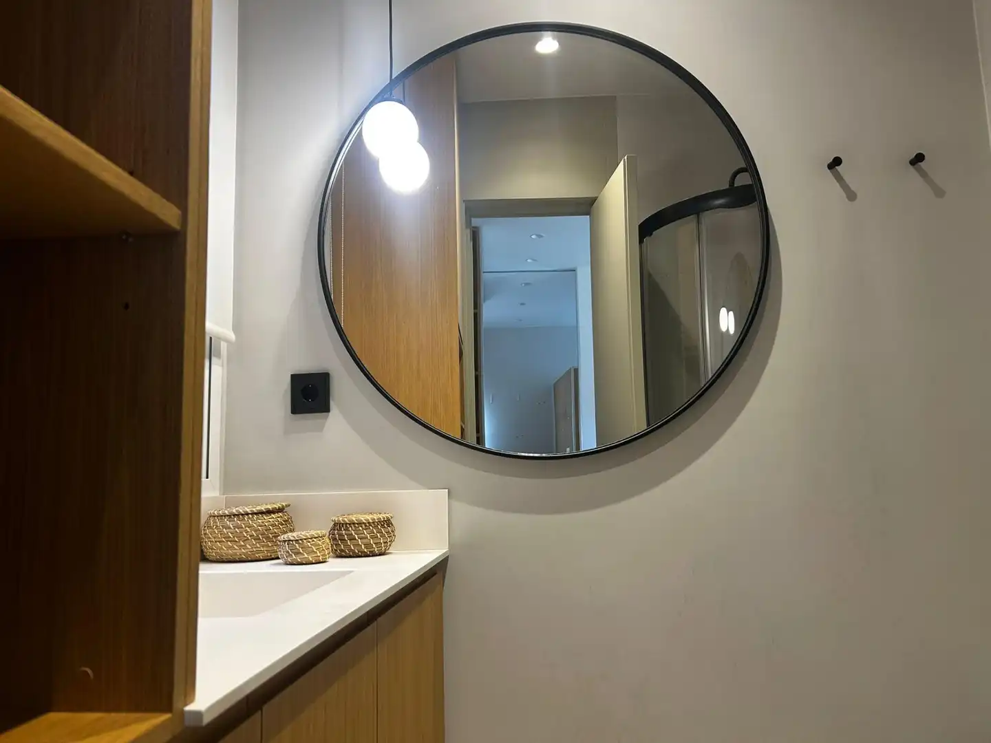 Bany de Apartament de lloguer en Madrid amb Aire condicionat, Calefacció i Moblat