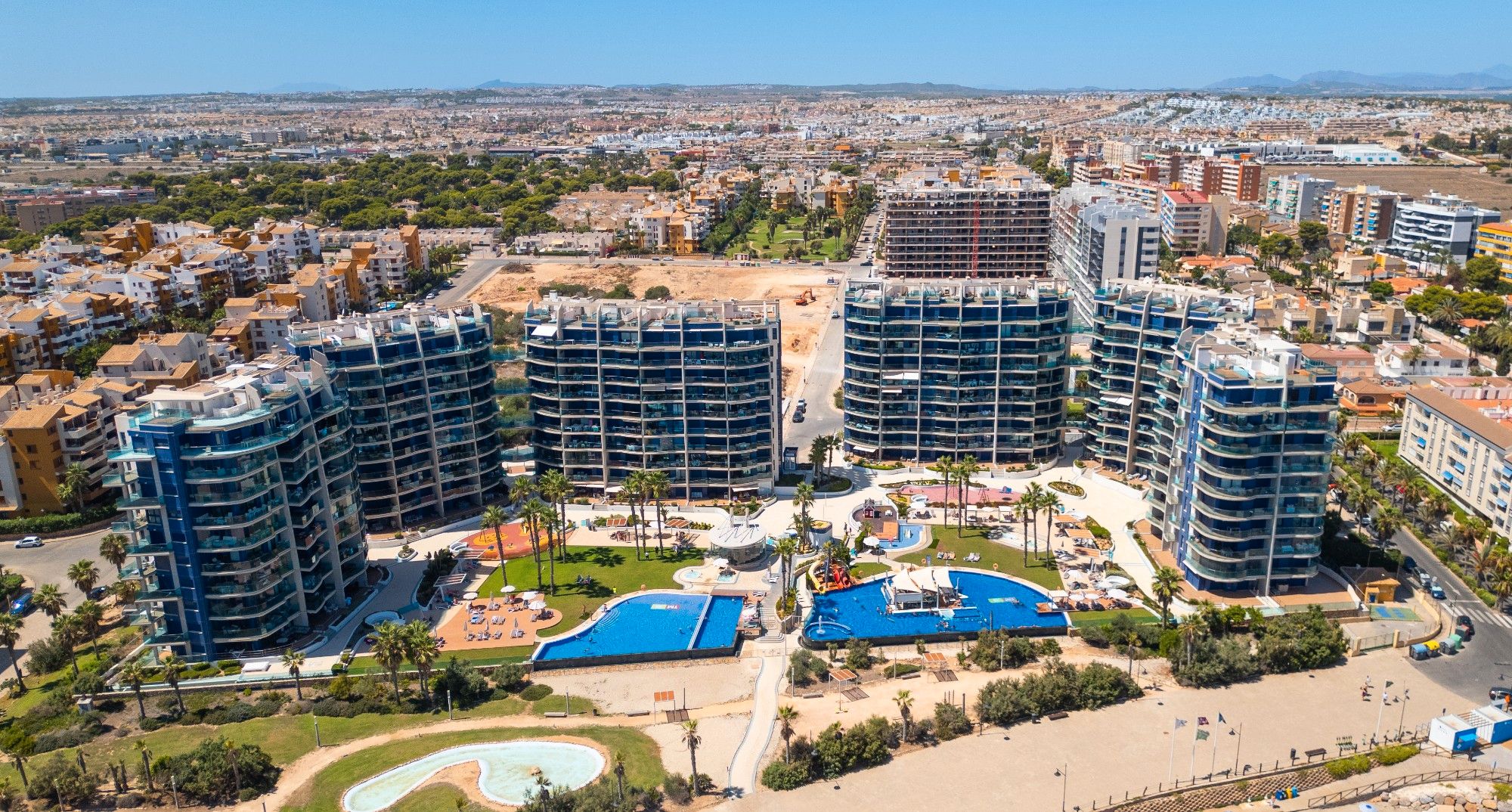 Vista exterior de Àtic en venda en Torrevieja amb Aire condicionat, Calefacció i Terrassa