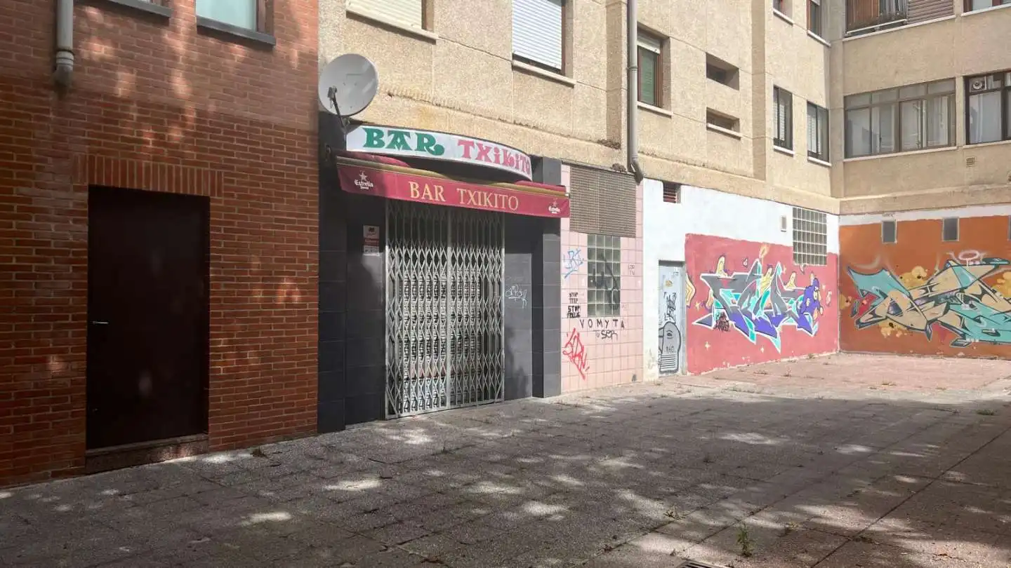 Business premises for sale in Pintor Obdulio Lopez de Uralde Kalea, imagen 10