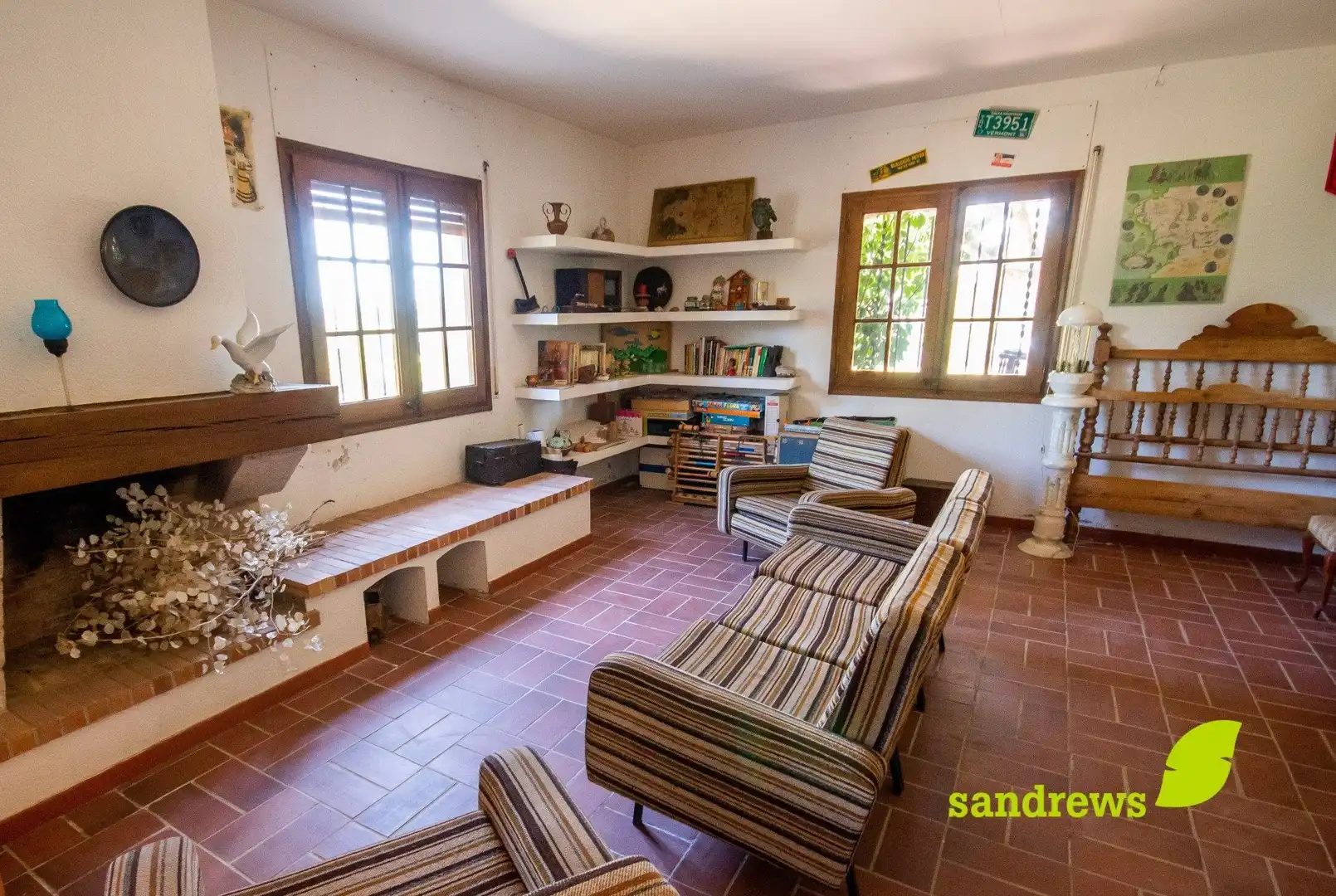Sala d'estar de Casa o xalet en venda en Darnius amb Calefacció, Jardí privat i Terrassa