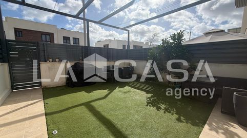 Foto 4 de Casa adosada en venta en Calle Jose Mejias Salguero, Entrenúcleos, Dos Hermanas