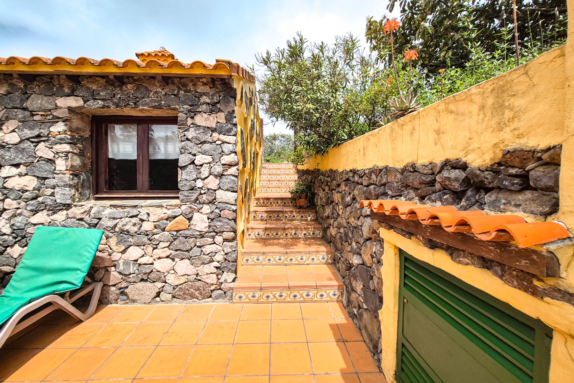 Exterior view of House or chalet for sale in Moya (Las Palmas)  with Air Conditioner, Private garden and Terrace