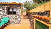 Vista exterior de Casa o xalet en venda en Moya (Las Palmas) amb Aire condicionat, Jardí privat i Terrassa