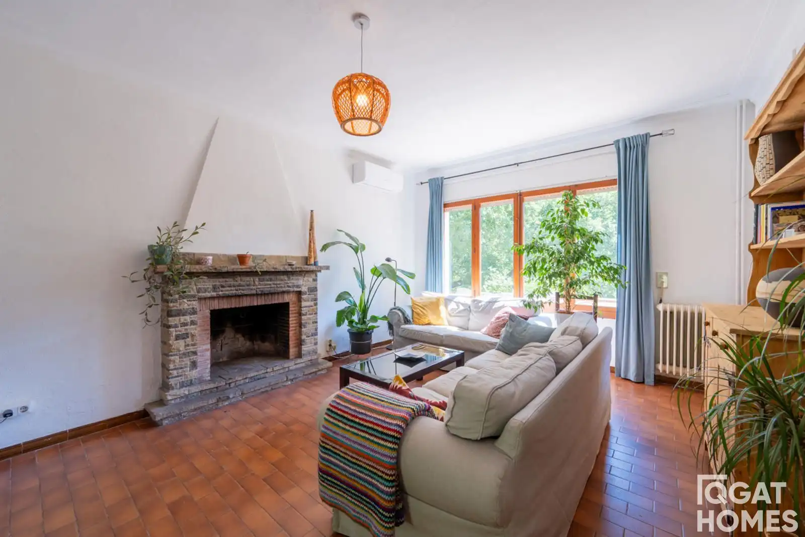 Living room of Houses for sale in Sant Cugat del Vallès  with Air Conditioner, Heating and Terrace