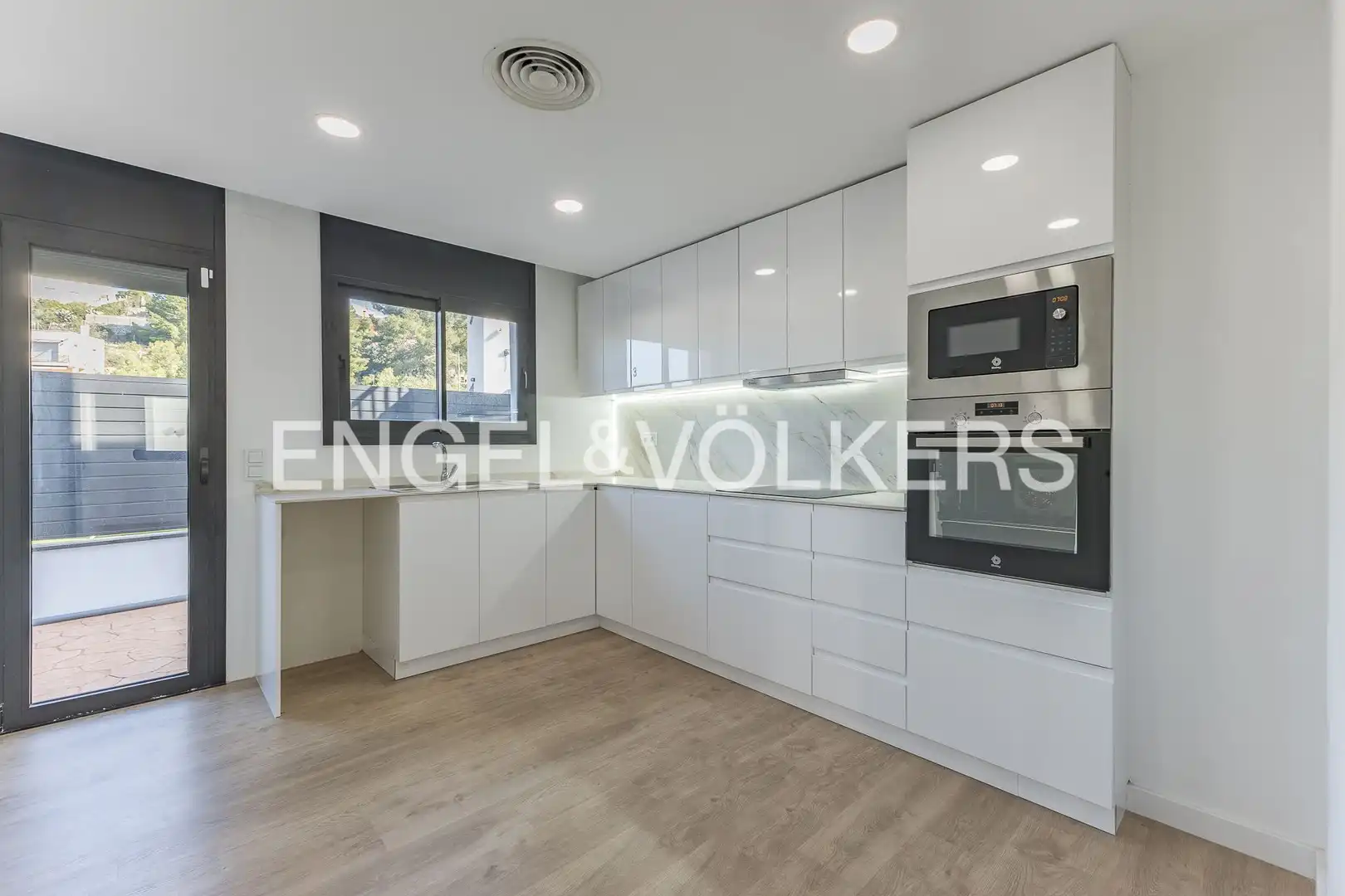 Cocina de Casa o chalet en venta en Calafell con Aire acondicionado, Calefacción y Jardín privado