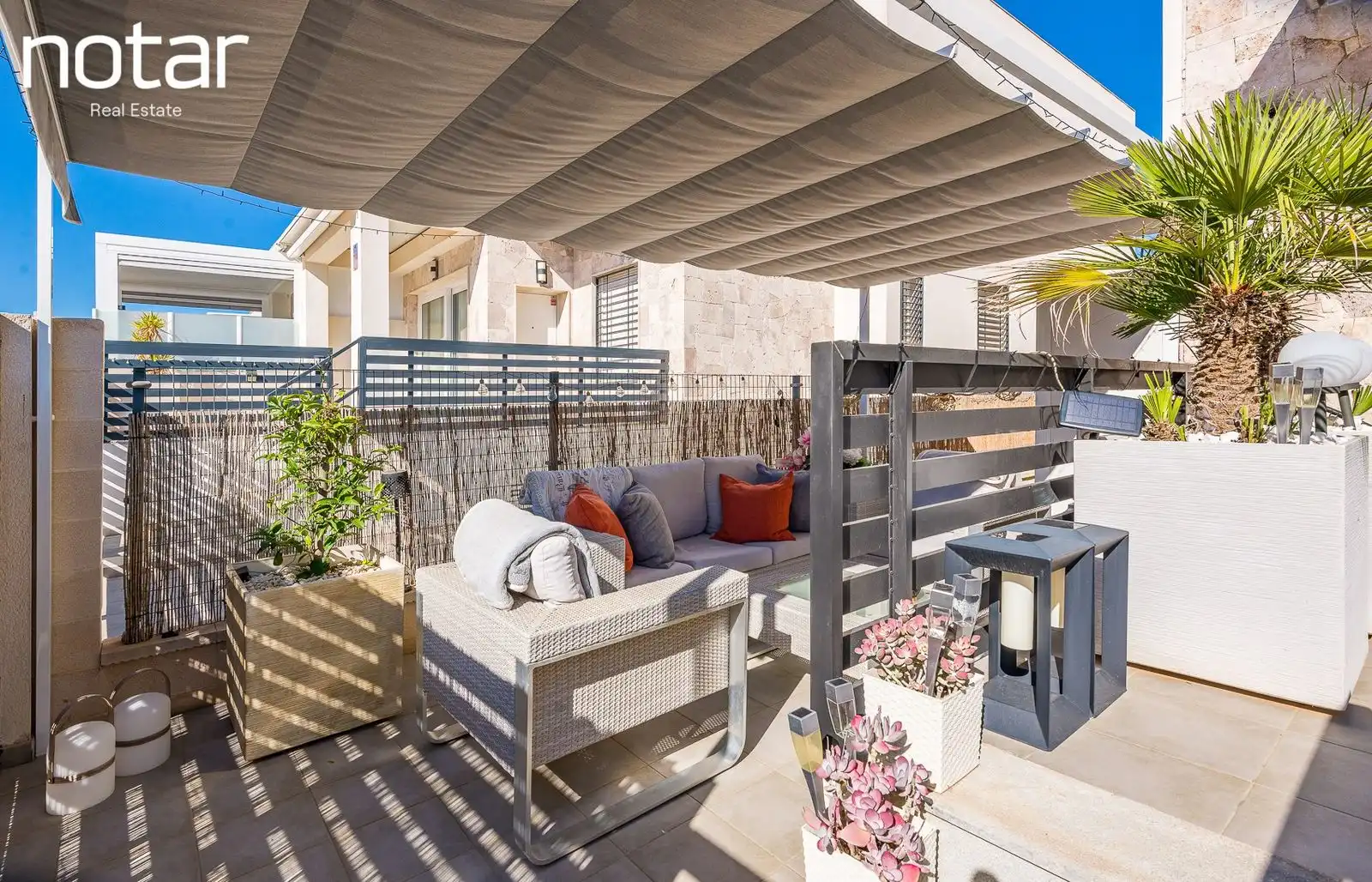 Terrassa de Casa adosada en venda en Torrevieja amb Jardí privat, Terrassa i Piscina