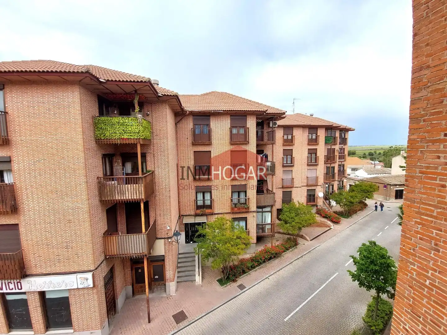 Vista exterior de Piso en venta en Arévalo con Calefacción, Parquet y Amueblado