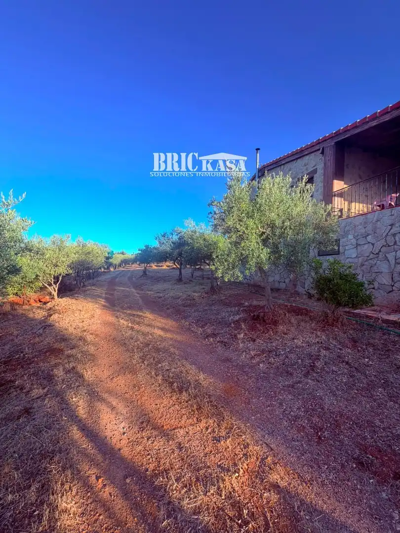 Casa o chalet en venta en Cáceres con Trastero, Piscina y Amueblado