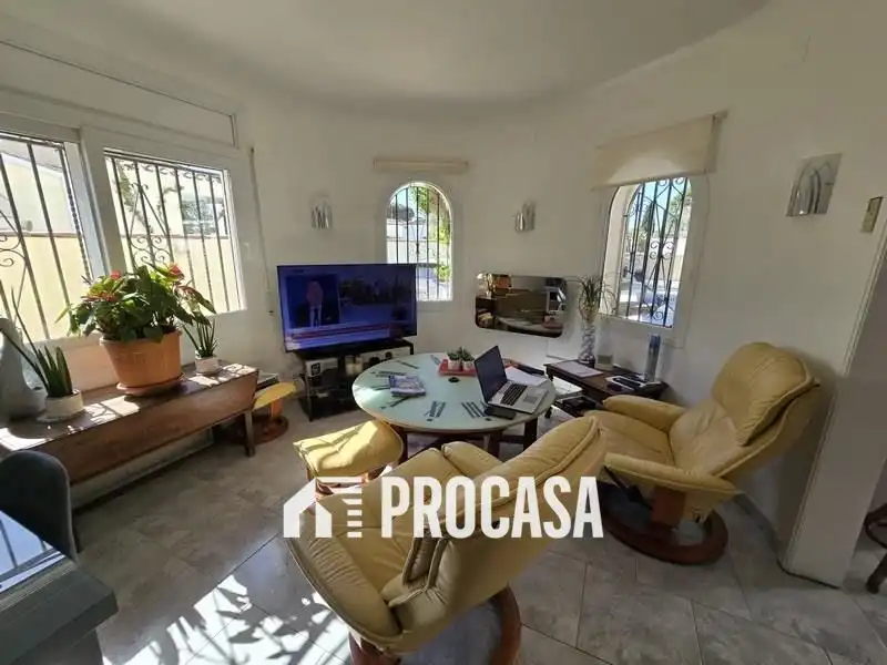 Villa con piscina in vendita a Pení, imagen 5