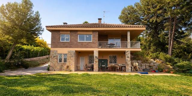 Casa-chalet en Venta en Calle Olof Palme en Castellarnau