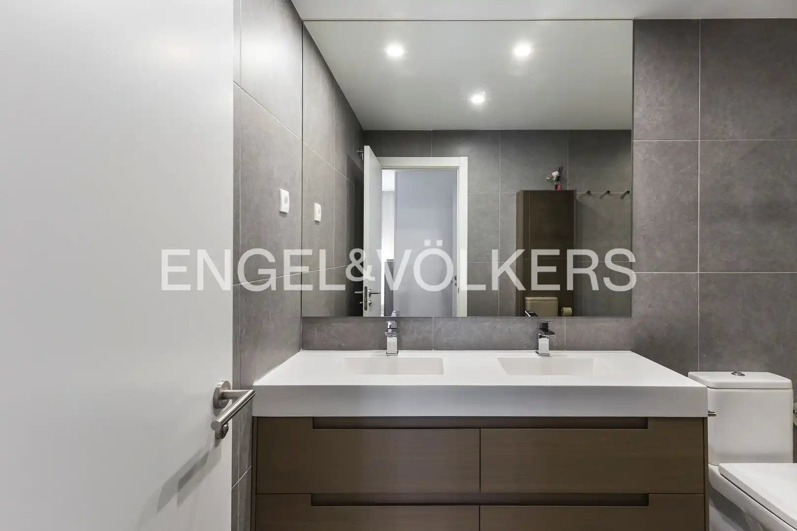 Baño de Piso en venta en Madrid con Aire acondicionado, Calefacción y Terraza