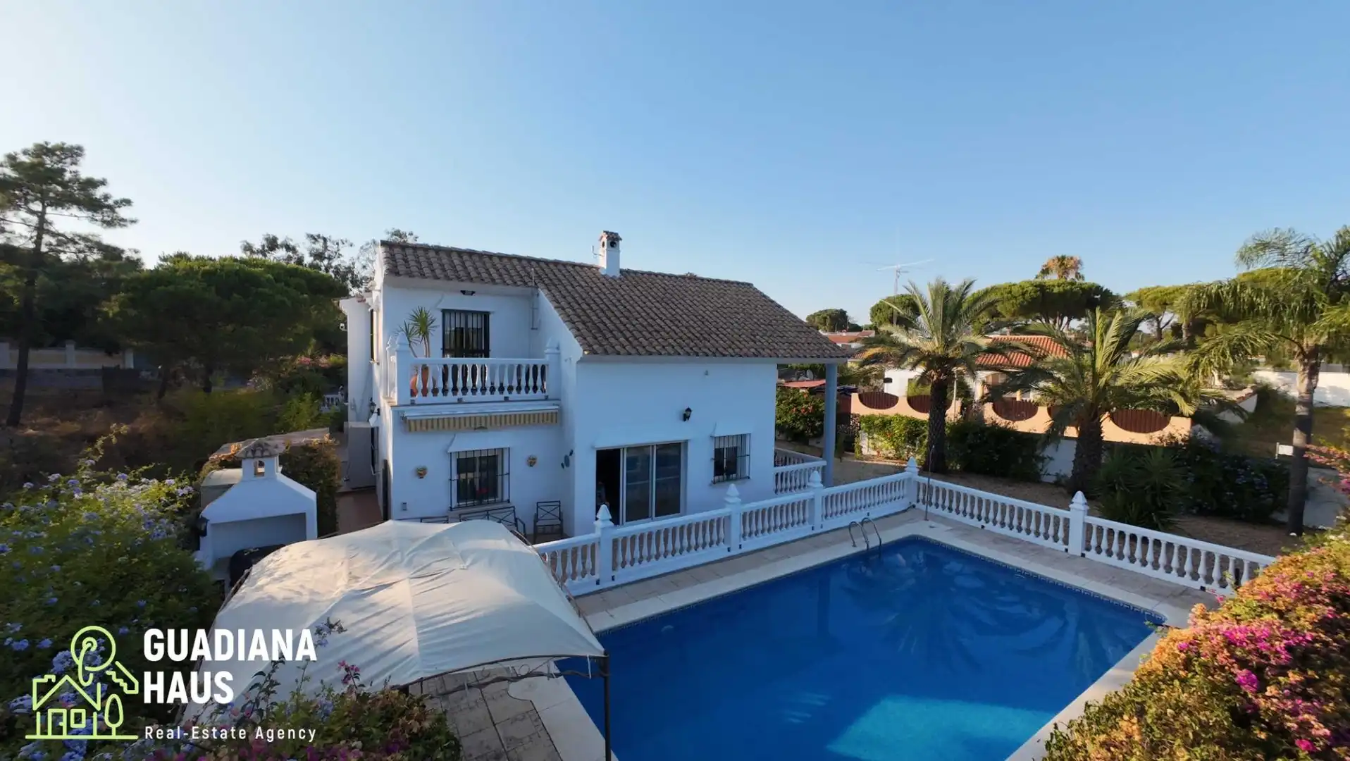 Exterior view of Houses for sale in Isla Cristina  with Air Conditioner, Heating and Private garden