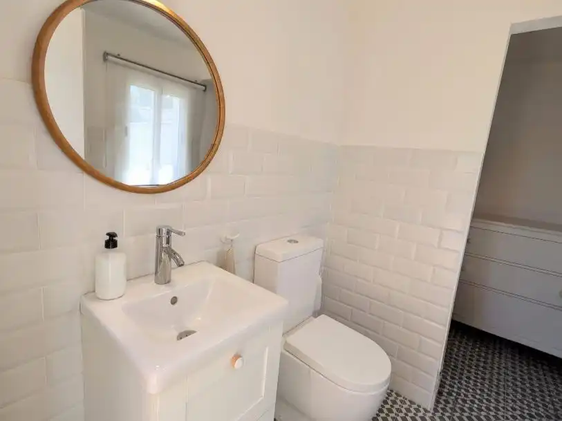Bany de Casa o xalet en venda en Espartinas amb Aire condicionat, Terrassa i Piscina