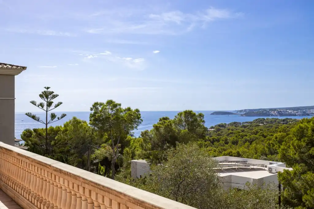 Vista exterior de Casa o xalet en venda en Calvià amb Aire condicionat, Jardí privat i Terrassa