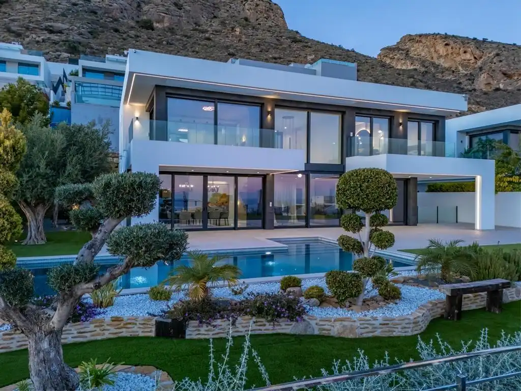 Villa avec piscine à vendre à Golf Bahía, imagen 5