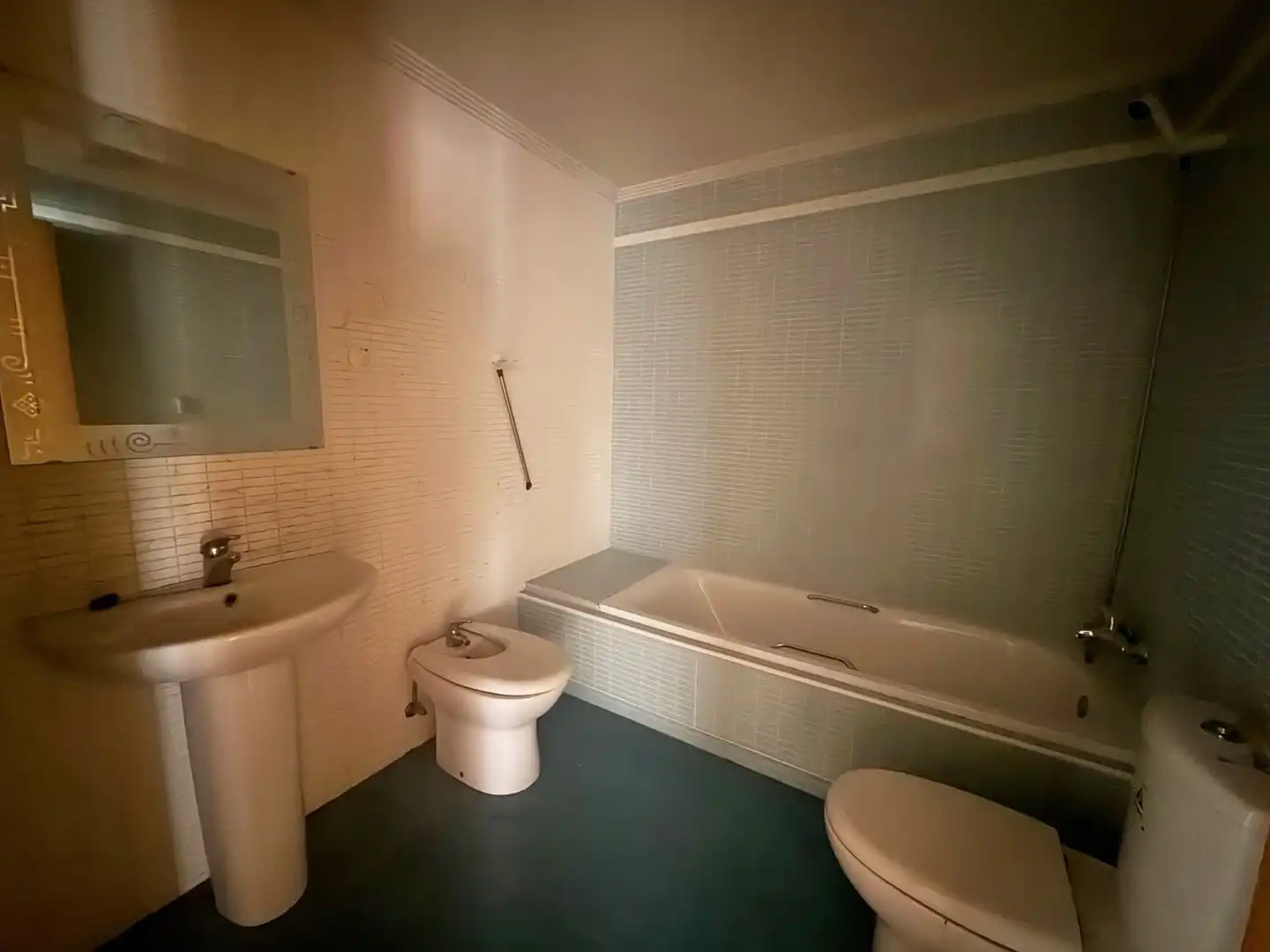 Bathroom of Attic for sale in Palencia  with Heating, Terrace and Storage room