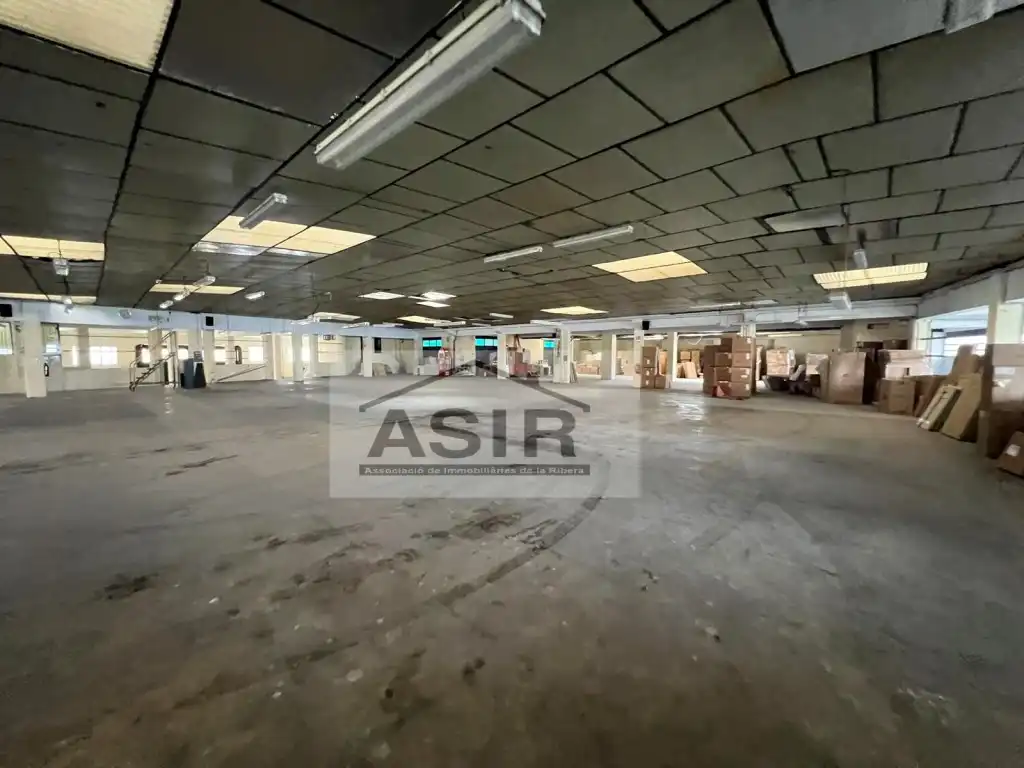 Nave industrial en venta en Corbera