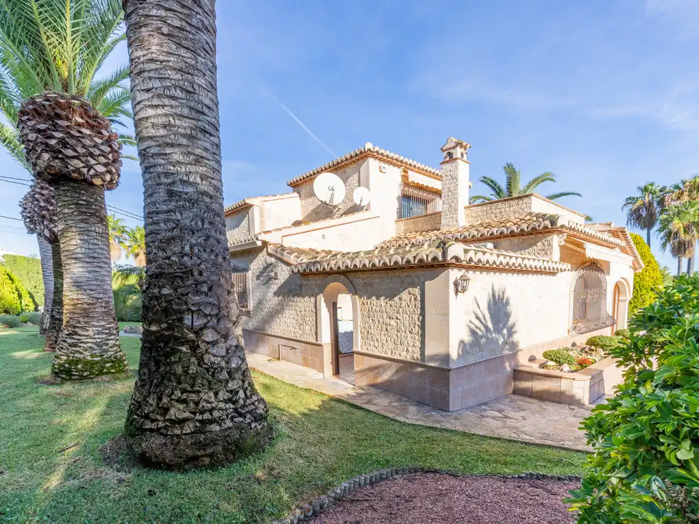 Vista exterior de Casa o xalet en venda en Jávea / Xàbia amb Aire condicionat, Jardí privat i Terrassa