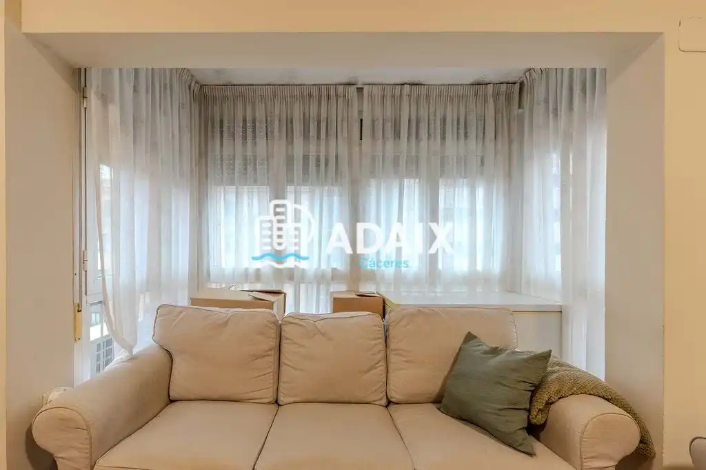 Vista exterior de Piso en venta en Cáceres con Aire acondicionado y Calefacción
