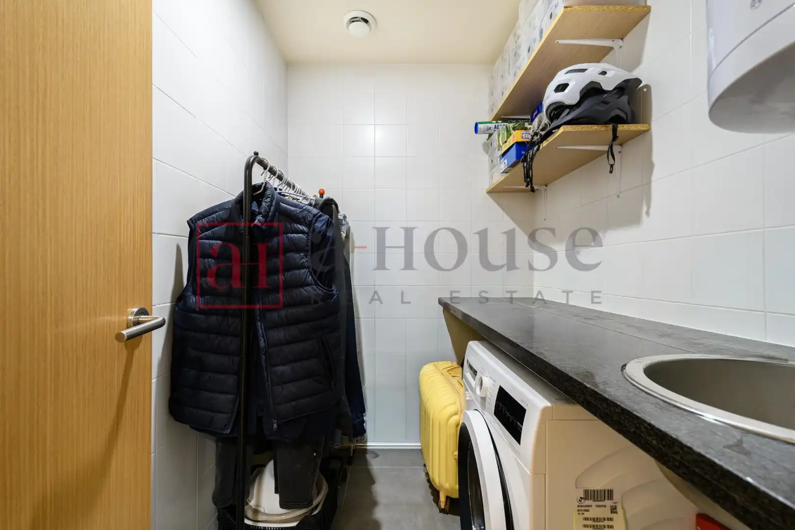 Wohnung zum Verkauf in Barcelona mit Heizung, Parkett und Terrasse