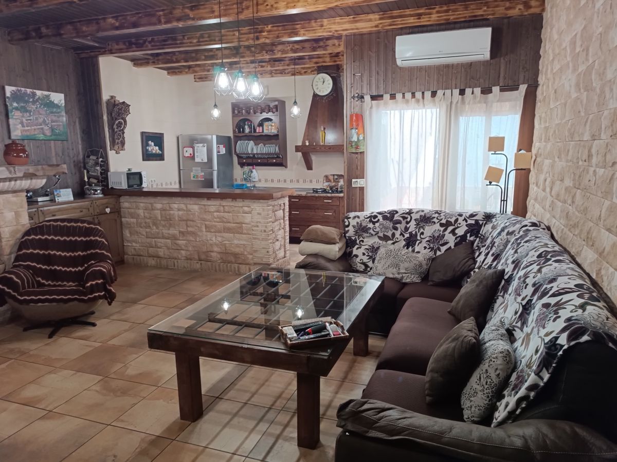 Sala d'estar de Casa adosada en venda en Daimiel amb Aire condicionat, Calefacció i Terrassa