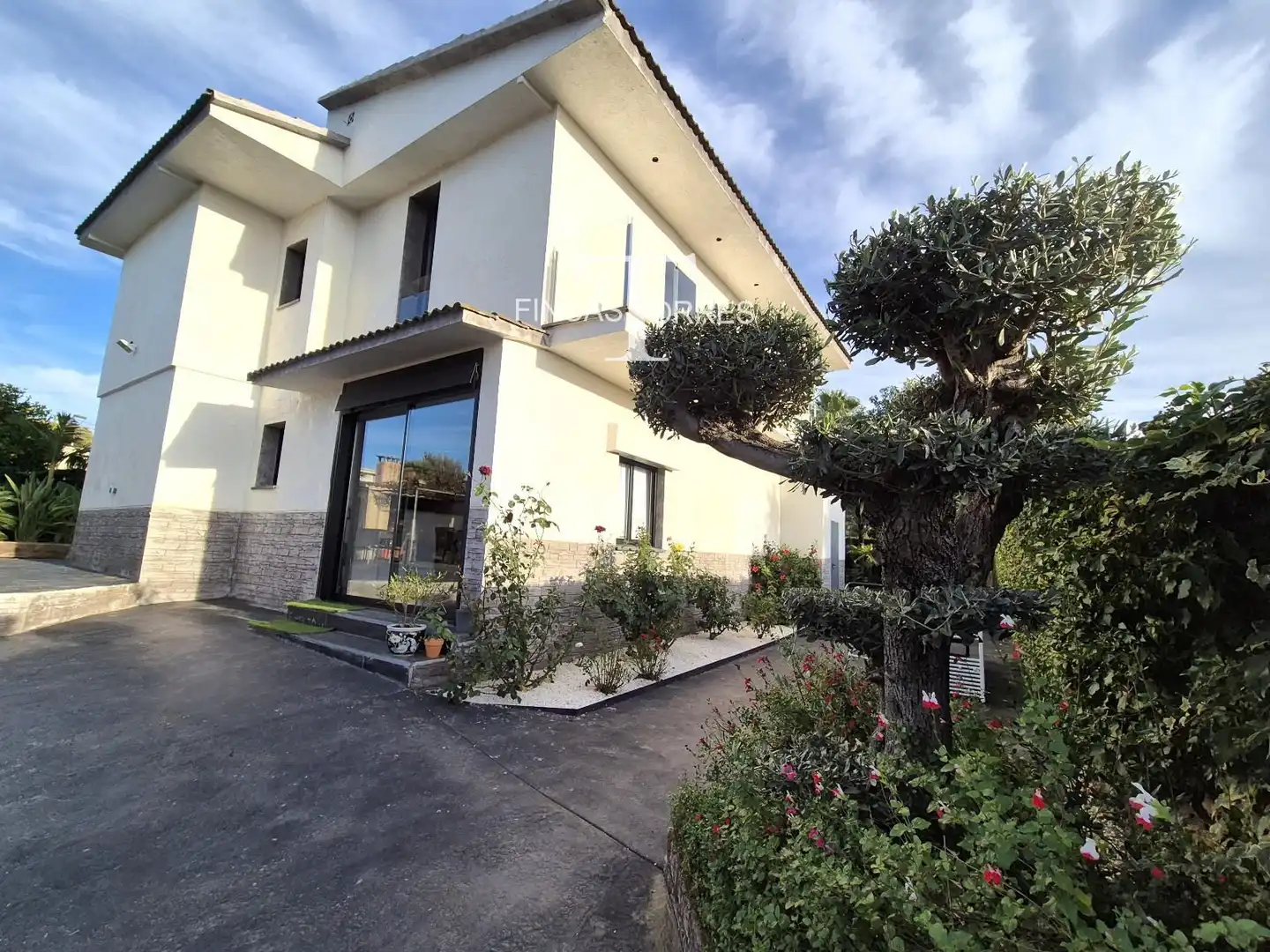 Vista exterior de Casa o chalet en venta en El Vendrell con Aire acondicionado, Jardín privado y Parquet