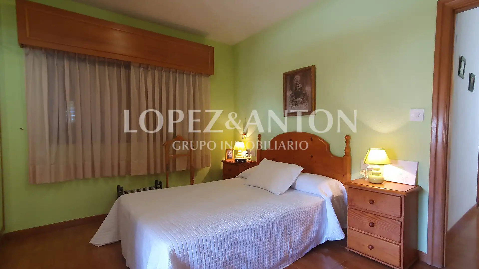 Bedroom of Houses for sale in L'Eliana  with Air Conditioner, Private garden and Terrace