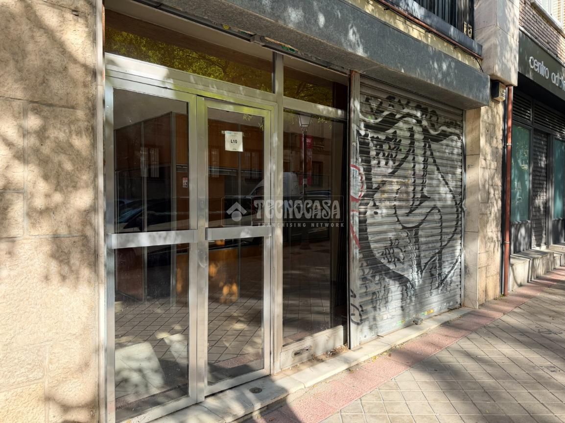 Vista exterior de Oficina de lloguer en  Madrid Capital amb Calefacció