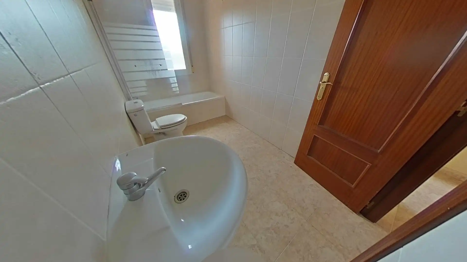 Baño de Piso en venta en Alfaro con Terraza