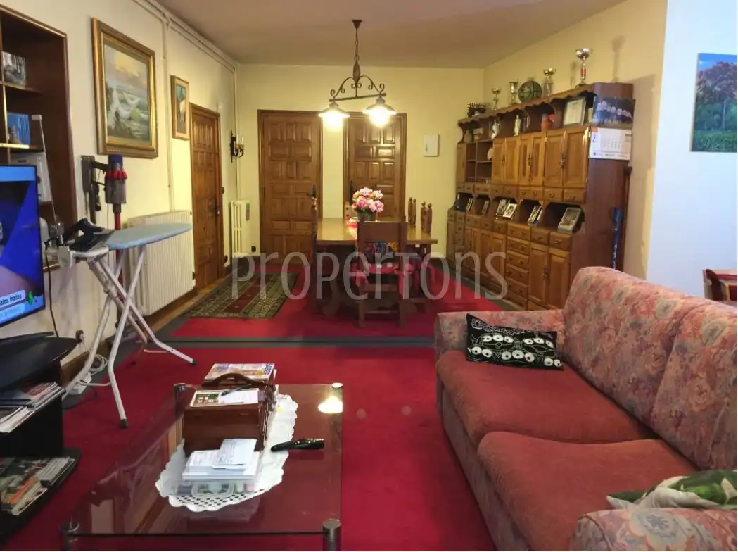 Sala d'estar de Casa adosada en venda en Vitoria - Gasteiz