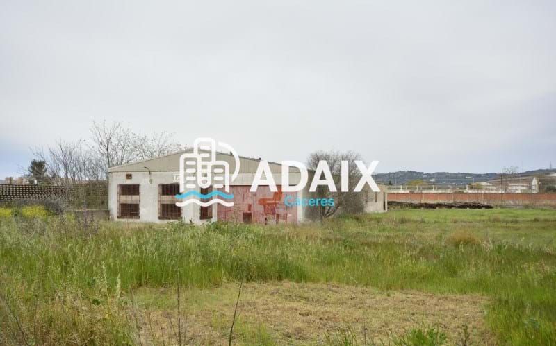 Industrial buildings for sale in Cáceres Capital