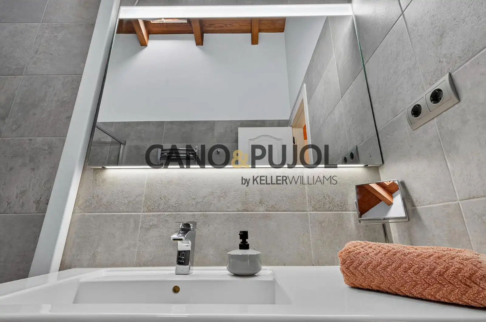 Bany de Casa o xalet en venda en Sant Cugat del Vallès amb Aire condicionat, Calefacció i Terrassa