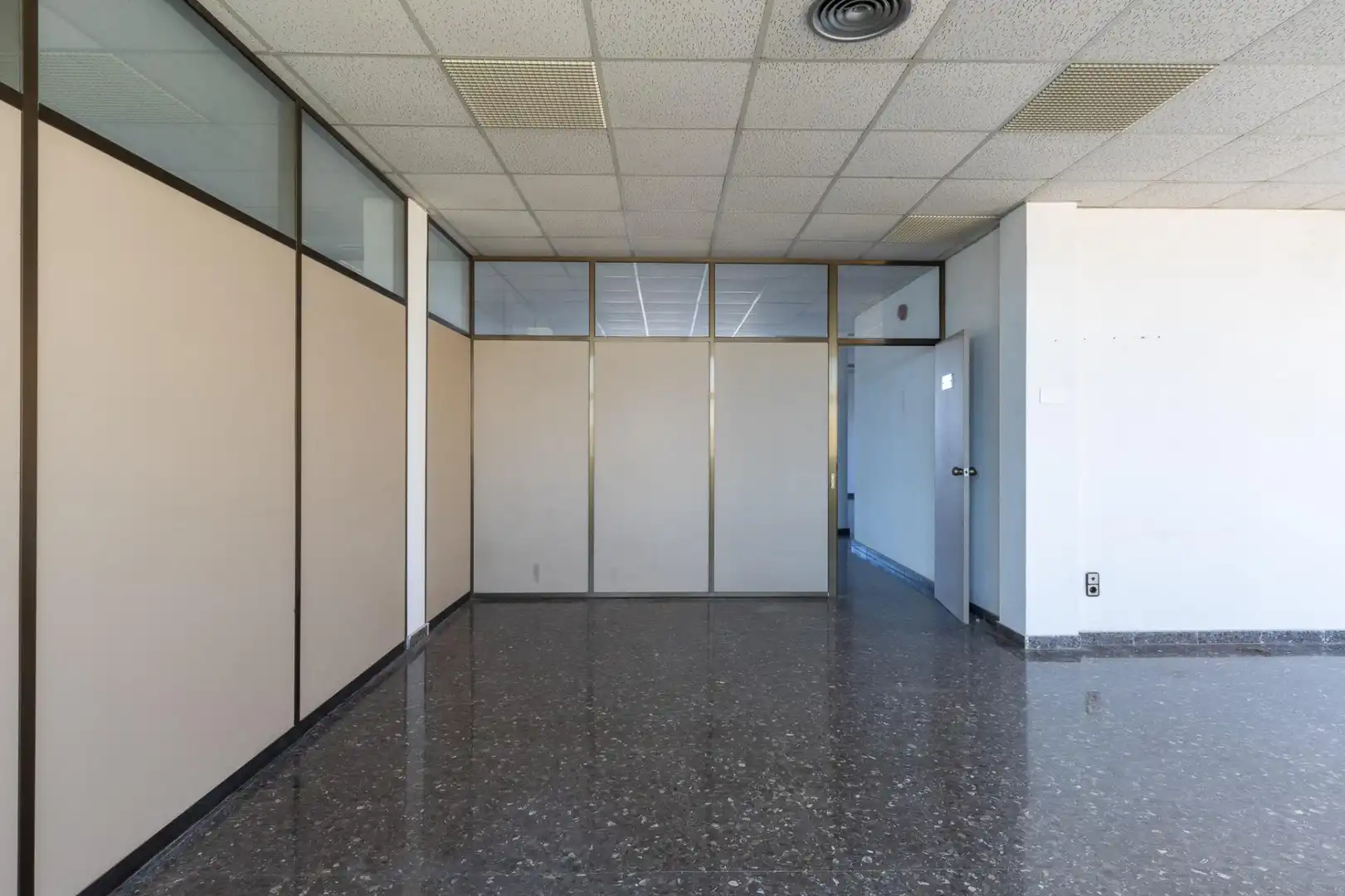 Wohngebäude zum Verkauf in Calle Polígono, imagen 18