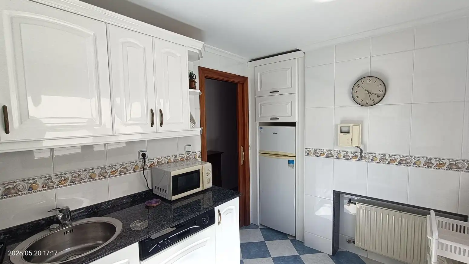 Cuina de Pis de lloguer en Avilés amb Calefacció, Parquet i Moblat